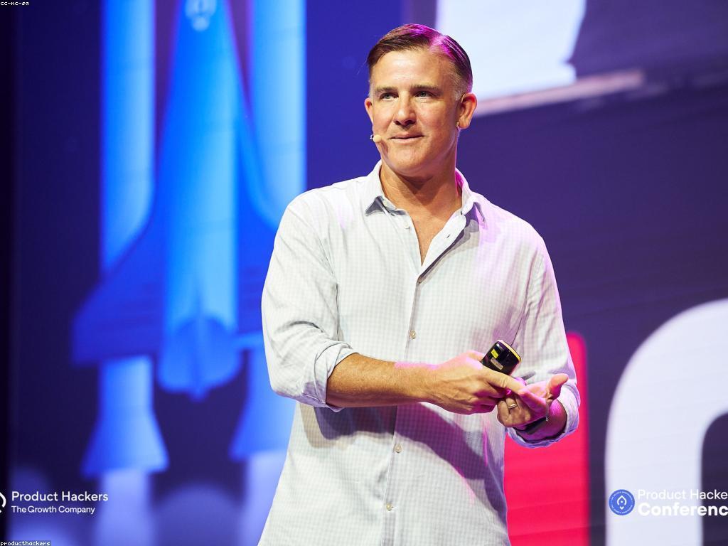 យុទ្ធសាស្ត្របាញ់តិច: ការប្រើប្រាស់ព័ត៌មានដើម្បីធ្វើការកំណត់ចំណាត់ថ្នាក់